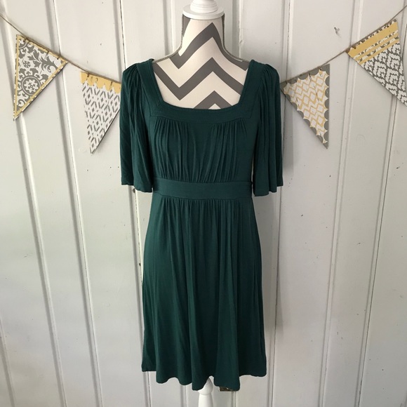 BCBGMaxAzria Dresses & Skirts - BCBG MAXAZRIA Short Sleeve Teal Rayon Dress